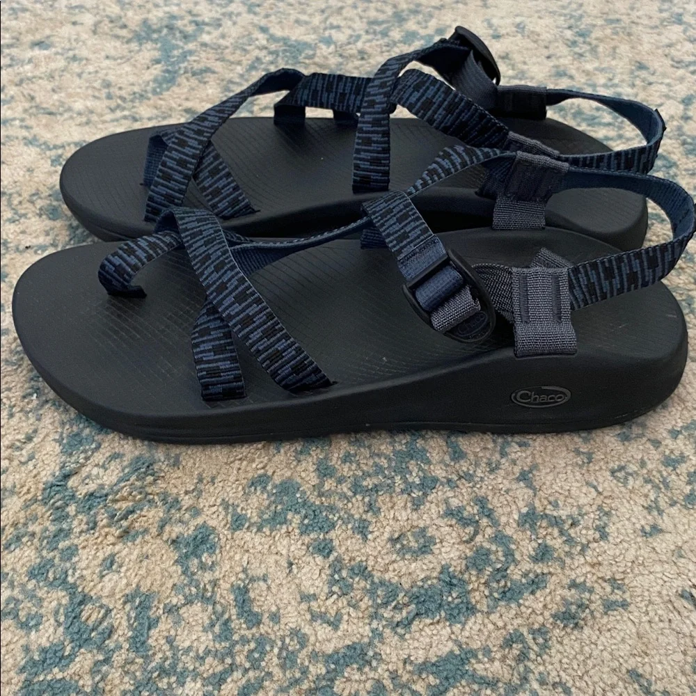 Chaco Men’s Navy and Black Adjustable Strap Adventure Sandals Size 14